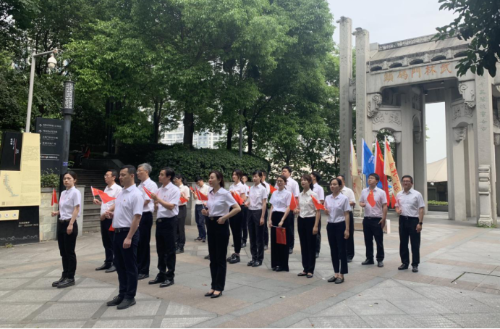 公司“永远跟党走，诵响新征程”红色诗文朗诵活动侧记2